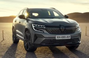 В Москве на видео показали новые Mercedes, Fiat и Renault