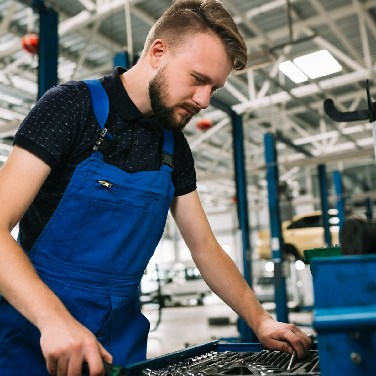 Автоэлектрик объяснил, как снять АКБ без риска утраты настроек ...