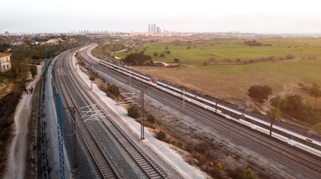 Для обслуживания ВСМ между Москвой и Петербургом привлекут 1500 человек