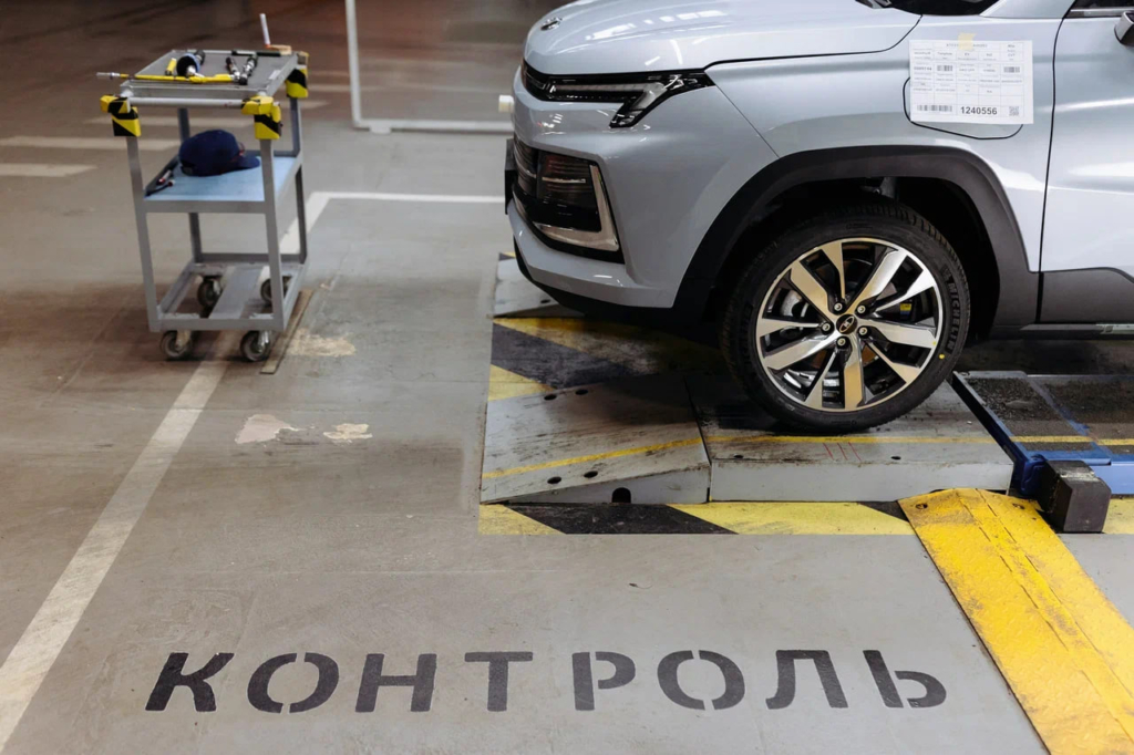 В Москве образовался дефицит кроссоверов «Москвич 3»