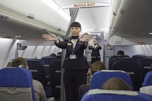 Пассажир United Airlines объявил себя сыном Дракулы и напал с ложкой на стюарда