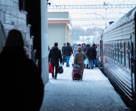 Беглов утвердил льготный тариф для поездок на электричках