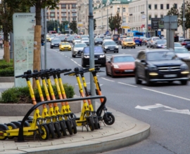 Эксперт Крохмаль предложил два пути решения проблемы электросамокатов