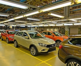 АвтоВАЗ пригрозил дилеру отзывом лицензии за битую Lada