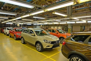 АвтоВАЗ пригрозил дилеру отзывом лицензии за битую Lada