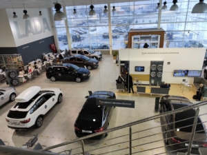 АвтоВАЗ прибавил 5 тыс. рублей за металлизированную окраску Lada
