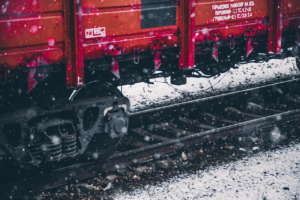 Поезда задерживаются в Тульской области после схода вагонов