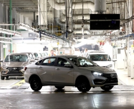 Глава АвтоВАЗа рассказал о преимуществе Lada, а сам сел в Mercedes и уехал