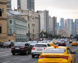 Водителям раскрыли, во сколько обойдется грязный номер на авто в 2026 году