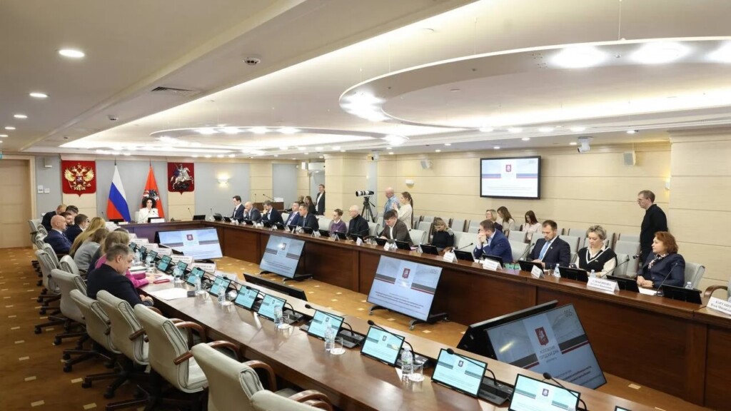 В Мосгордуме обсудили зоны посадки и высадки пассажиров такси